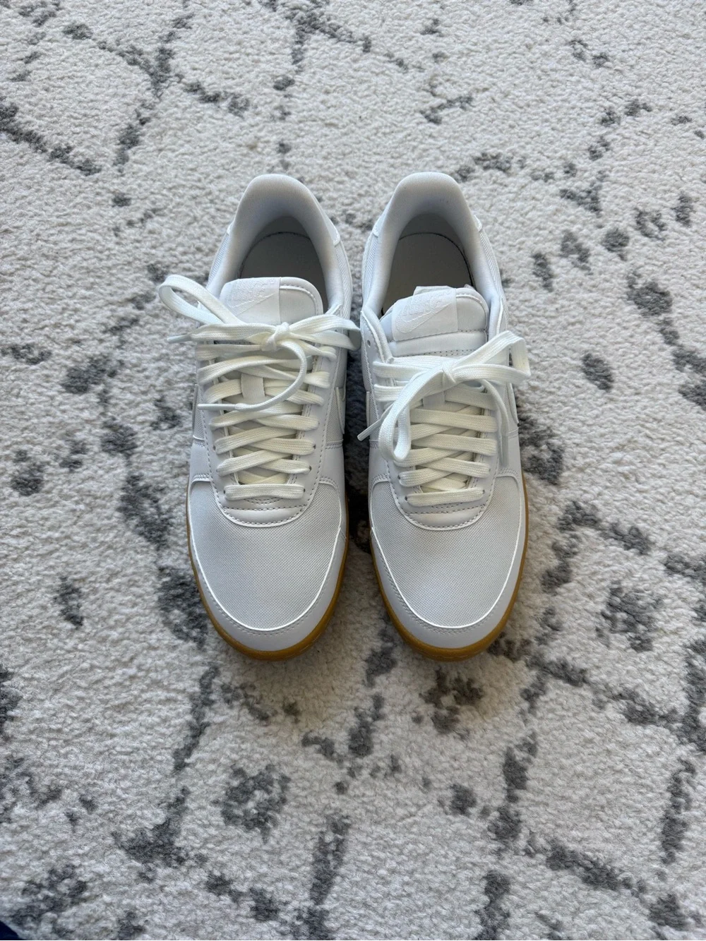 Women’s Nike Field General Sneakers, white / gum sole NWT NIB
